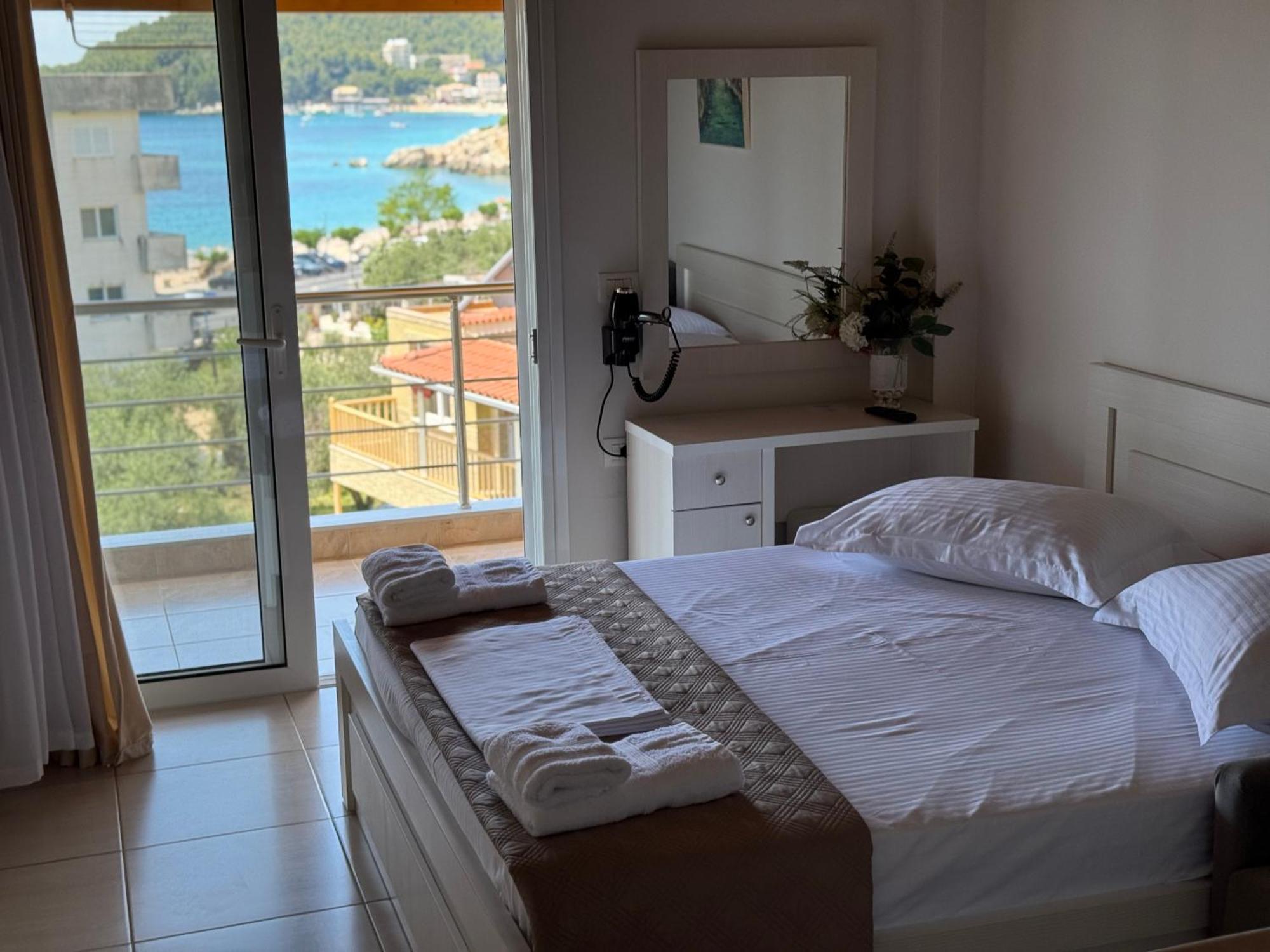 George Hotel Rooms&Suites Himarë Exteriér fotografie