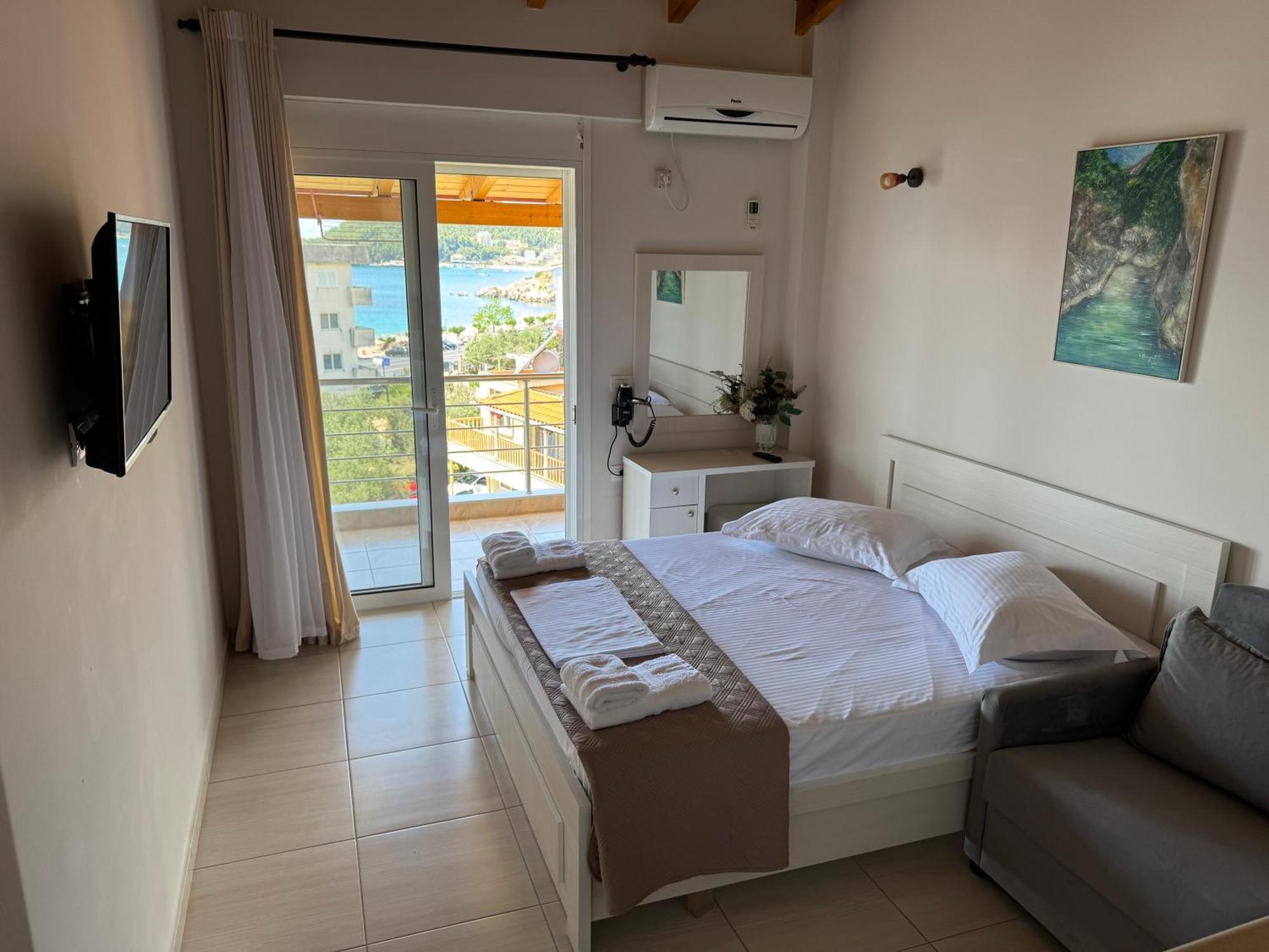 George Hotel Rooms&Suites Himarë Exteriér fotografie