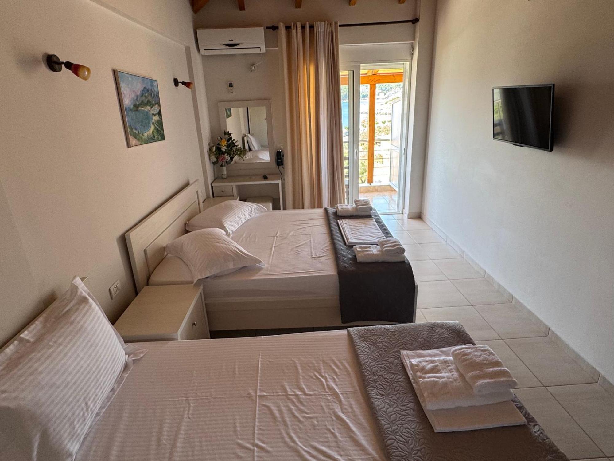 George Hotel Rooms&Suites Himarë Exteriér fotografie